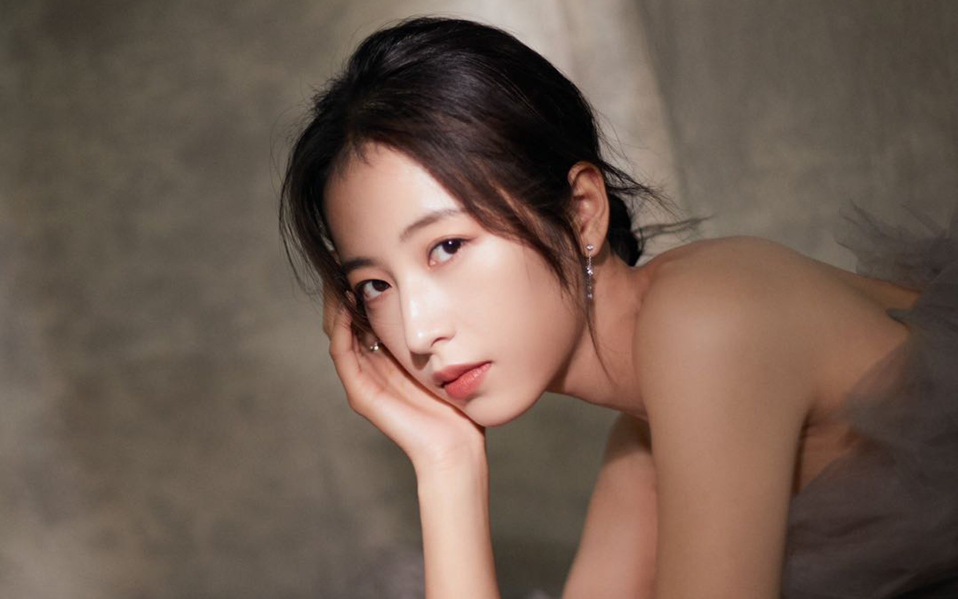 “德甲复苏势头强劲,传统劲旅逐渐追赶”,德甲经典比赛