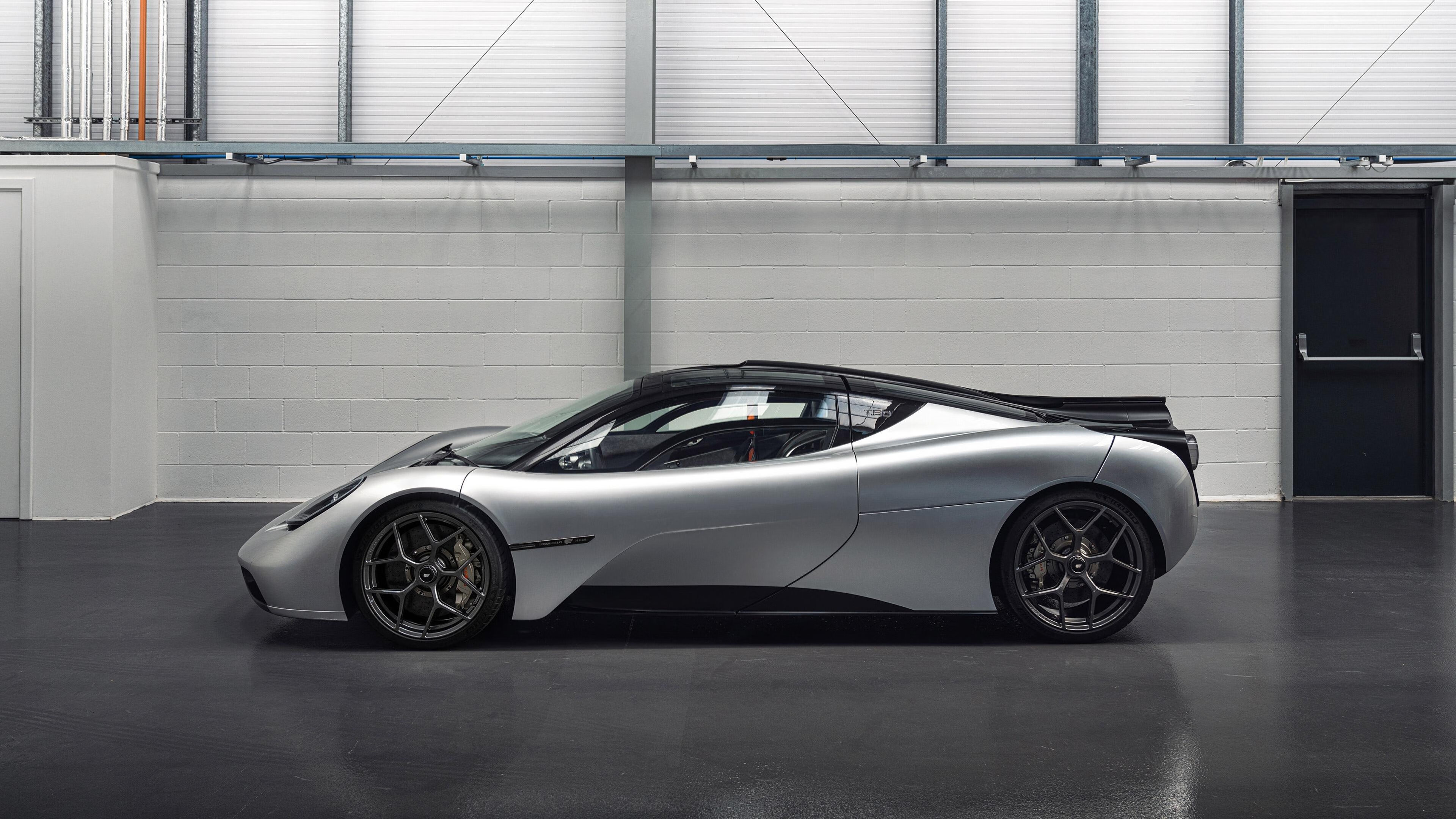 JiuyouAPP下载-篮网球员采访中透露更衣室氛围团结和谐，篮网更衣室矛盾