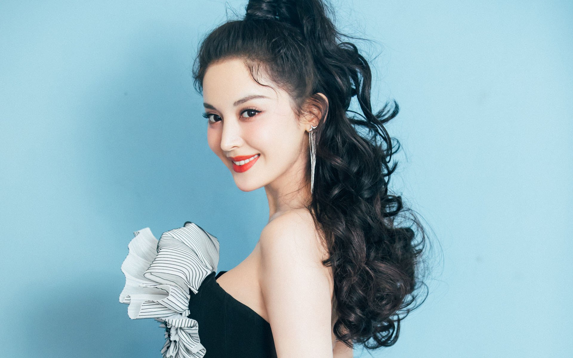 九游网-英超激烈争夺：悬念重重，场场精彩！，英超争冠